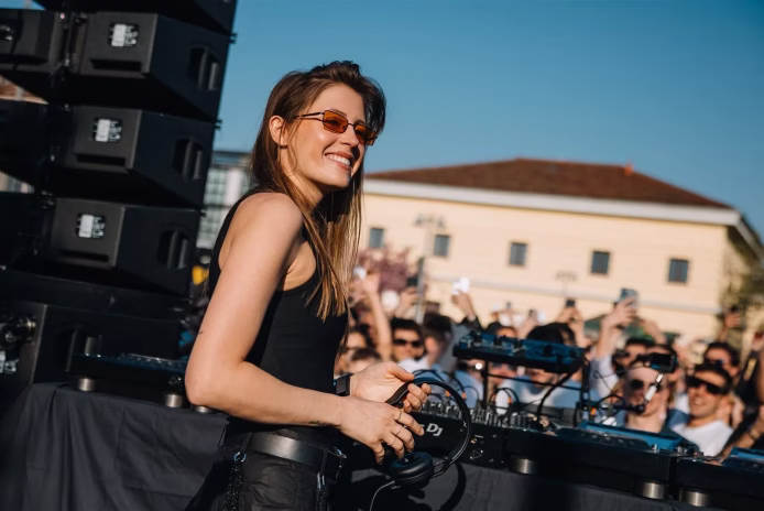 Charlotte de Witte en live